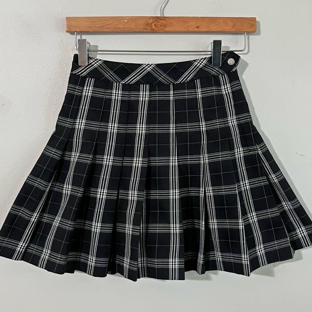 H&M Divided Black White Plaid Pleated Mini Skirt Y2K Schoolgirl Size 0